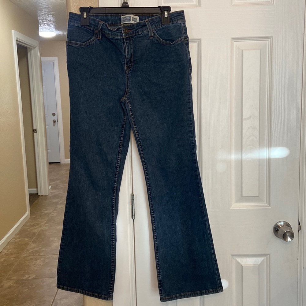 Signature Levi Strauss Mid Rise Dark Wash Blue Jean's